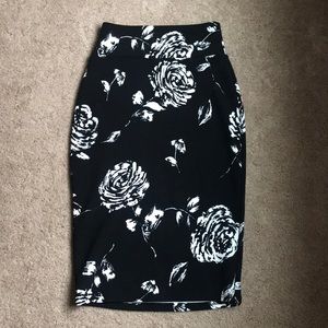 black and white rose mini skirt